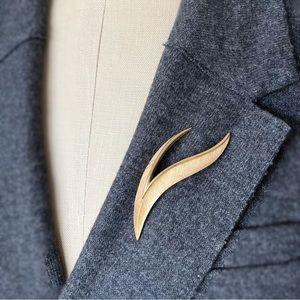 Vintage Trifari Brooch